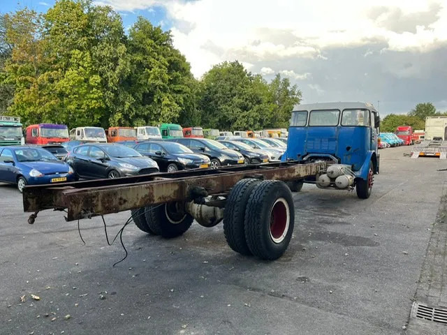 Volvo F 86 -49 S , Oldtimer for Restauration - Şasi kamyon: fotoğraf 3 Volvo F 86 -49 S , Oldtimer for Restauration - Şasi kamyon: fotoğraf 3