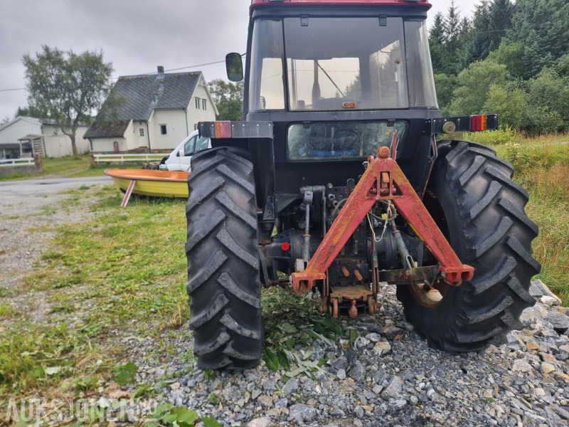 1990 CASE IH 956XL TRAKTOR snøfres 2 skuffer triangelfeste MVA FRI - Traktör: fotoğraf 4 1990 CASE IH 956XL TRAKTOR snøfres 2 skuffer triangelfeste MVA FRI - Traktör: fotoğraf 4