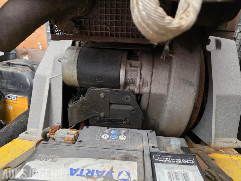 1994 Wacker neuson DPU6055 vibroplate - İnşaat ekipmanı: fotoğraf 5 1994 Wacker neuson DPU6055 vibroplate - İnşaat ekipmanı: fotoğraf 5