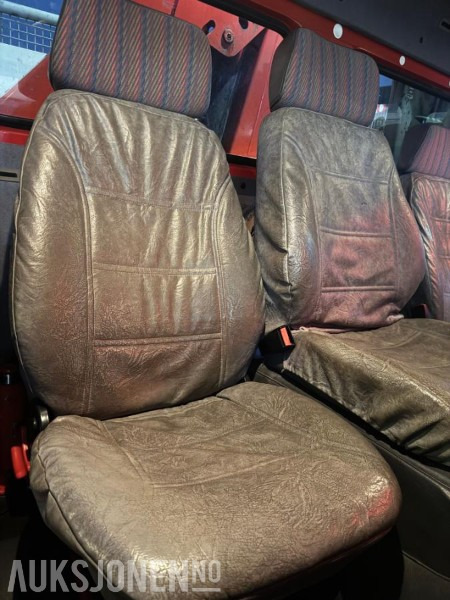 Vinçli kamyon 2000 Volvo FL611 med kran og plan KUN 98.766km EU OK TIL 09.12.2026: fotoğraf 14