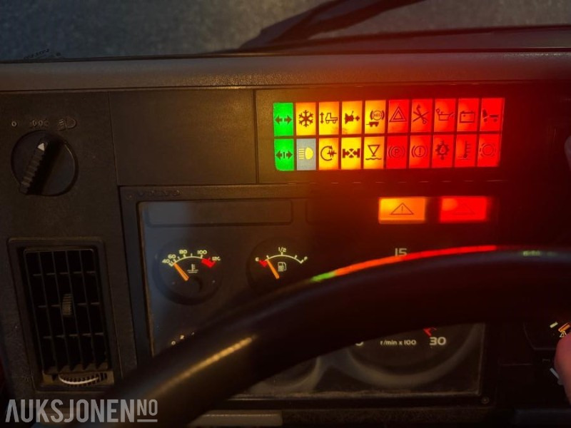 Vinçli kamyon 2000 Volvo FL611 med kran og plan KUN 98.766km EU OK TIL 09.12.2026: fotoğraf 17