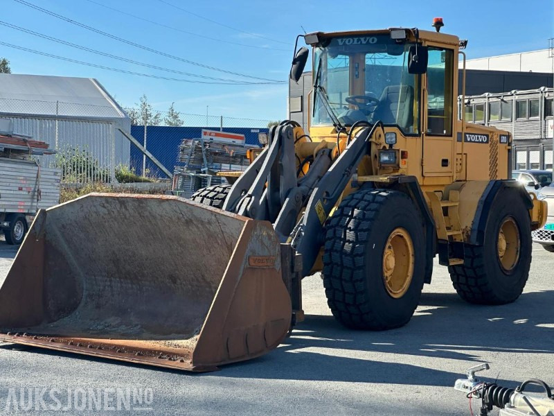 2000 Volvo L70D hjullaster – Pallegafler – Skuffe – Godkjent årskontroll - Tekerlekli yükleyici: fotoğraf 1 2000 Volvo L70D hjullaster – Pallegafler – Skuffe – Godkjent årskontroll - Tekerlekli yükleyici: fotoğraf 1