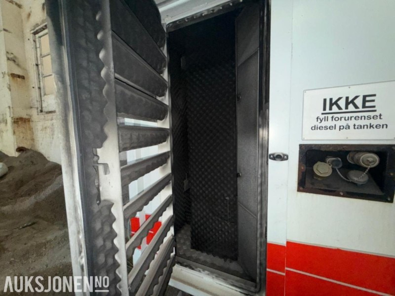 2001 SDMO JS180K aggregat - 180 kVA - Satema - 24 169 t - Biltilhenger - İnşaat ekipmanı: fotoğraf 4 2001 SDMO JS180K aggregat - 180 kVA - Satema - 24 169 t - Biltilhenger - İnşaat ekipmanı: fotoğraf 4