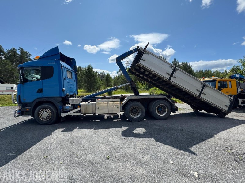 2001 Scania R 164GB 6X2NA 480 / krokbil med flak og uttak for kran - Kancalı yükleyici kamyon: fotoğraf 2 2001 Scania R 164GB 6X2NA 480 / krokbil med flak og uttak for kran - Kancalı yükleyici kamyon: fotoğraf 2