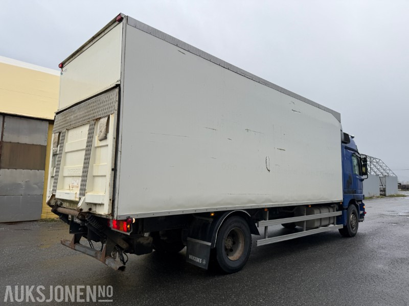 2003 Mercedes-Benz 1831L/60 4X2 - Kapalı kasa kamyon: fotoğraf 4 2003 Mercedes-Benz 1831L/60 4X2 - Kapalı kasa kamyon: fotoğraf 4