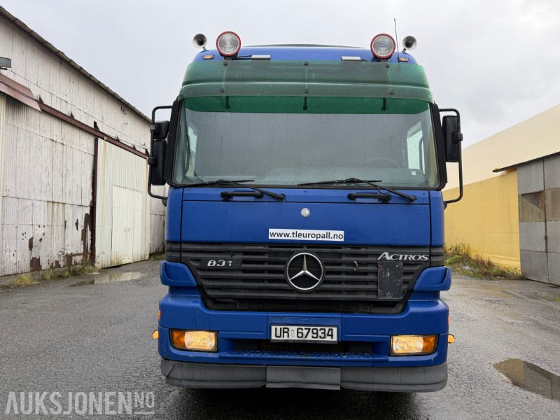 2003 Mercedes-Benz 1831L/60 4X2 - Kapalı kasa kamyon: fotoğraf 2 2003 Mercedes-Benz 1831L/60 4X2 - Kapalı kasa kamyon: fotoğraf 2