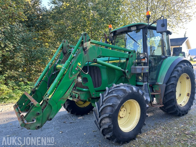 2004 John Deere 6320 - traktor med frontlaster - Traktör: fotoğraf 1 2004 John Deere 6320 - traktor med frontlaster - Traktör: fotoğraf 1