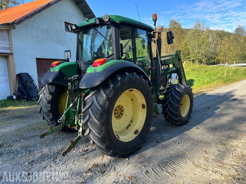 2004 John Deere 6320 - traktor med frontlaster - Traktör: fotoğraf 2 2004 John Deere 6320 - traktor med frontlaster - Traktör: fotoğraf 2