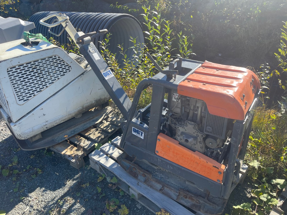 2005 Supra vibroplate - Hoppetusse med Hatz dieselmotor – Reversibel - Silindir makinesi: fotoğraf 1 2005 Supra vibroplate - Hoppetusse med Hatz dieselmotor – Reversibel - Silindir makinesi: fotoğraf 1