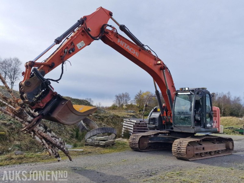2009 Hitachi ZX225USLC-3 Beltegraver m/GPS/Rototilt med klype/3 skuffer, 12800 timer - Ekskavatör: fotoğraf 1 2009 Hitachi ZX225USLC-3 Beltegraver m/GPS/Rototilt med klype/3 skuffer, 12800 timer - Ekskavatör: fotoğraf 1