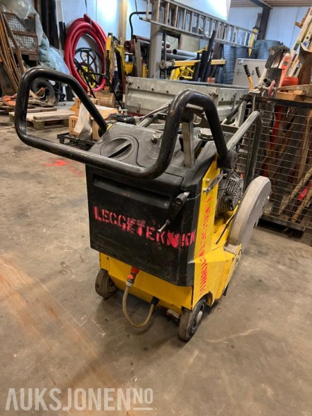 2009 Wacker Neuson BFS 1350AL - Asfalt og betongsag. - İnşaat ekipmanı: fotoğraf 4 2009 Wacker Neuson BFS 1350AL - Asfalt og betongsag. - İnşaat ekipmanı: fotoğraf 4