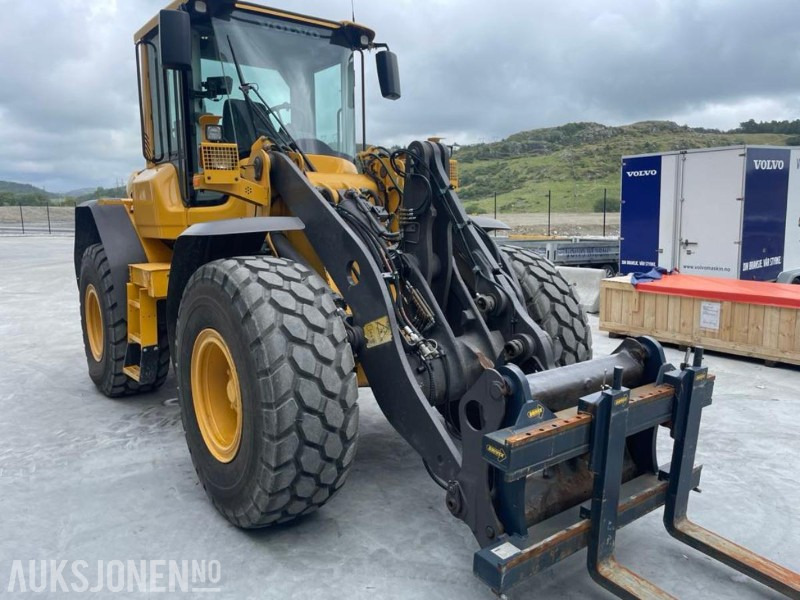 2011 VOLVO L60F HJULLASTER - SPAKSTYRING - NYE DEKK - BBS - 3-4 FUNKSJON - PALLEGAFLER - SKUFFE - KAMERA - MYE PÅKOSTET! - Tekerlekli yükleyici: fotoğraf 2 2011 VOLVO L60F HJULLASTER - SPAKSTYRING - NYE DEKK - BBS - 3-4 FUNKSJON - PALLEGAFLER - SKUFFE - KAMERA - MYE PÅKOSTET! - Tekerlekli yükleyici: fotoğraf 2