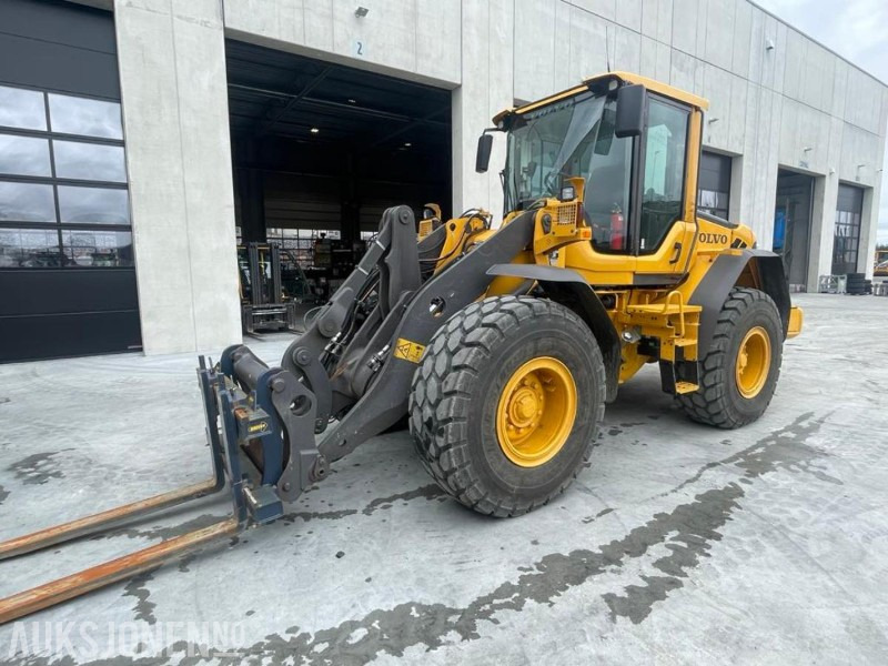 2011 VOLVO L60F HJULLASTER - SPAKSTYRING - NYE DEKK - BBS - 3-4 FUNKSJON - PALLEGAFLER - SKUFFE - KAMERA - MYE PÅKOSTET! - Tekerlekli yükleyici: fotoğraf 1 2011 VOLVO L60F HJULLASTER - SPAKSTYRING - NYE DEKK - BBS - 3-4 FUNKSJON - PALLEGAFLER - SKUFFE - KAMERA - MYE PÅKOSTET! - Tekerlekli yükleyici: fotoğraf 1