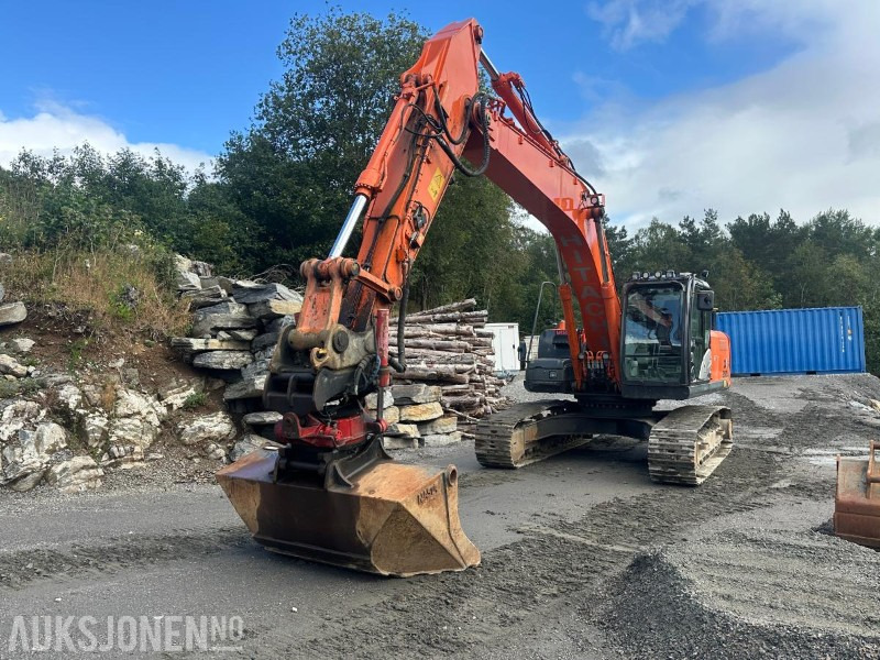 2014 Hitachi ZX250LC-5B Gravemaskin - 10741 Timer - Tiltrotator - Sentralsmøring - Bunkringspumpe - GPS - 2 Skuffer - Ekskavatör: fotoğraf 1 2014 Hitachi ZX250LC-5B Gravemaskin - 10741 Timer - Tiltrotator - Sentralsmøring - Bunkringspumpe - GPS - 2 Skuffer - Ekskavatör: fotoğraf 1