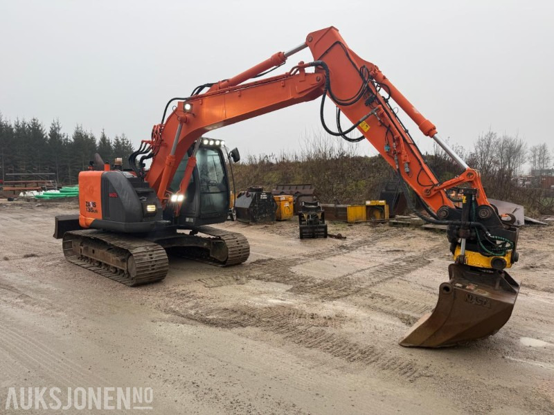 2014 Hitachi Zaxis 135us BELTEGRAVER ENGCON TILTROTATOR SERVICEHISTORIKK SENTRALSMØRING 2 SKUFFER - Ekskavatör: fotoğraf 2 2014 Hitachi Zaxis 135us BELTEGRAVER ENGCON TILTROTATOR SERVICEHISTORIKK SENTRALSMØRING 2 SKUFFER - Ekskavatör: fotoğraf 2