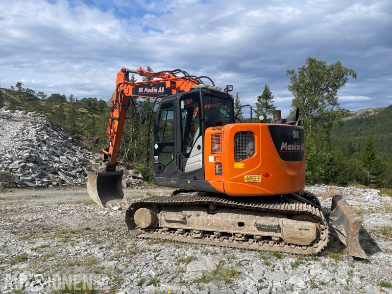 2015 Hitachi Zaxis 135US-5B-Leveres med graveskuffe+pusseskuffe og Rototilt - Ekskavatör: fotoğraf 3 2015 Hitachi Zaxis 135US-5B-Leveres med graveskuffe+pusseskuffe og Rototilt - Ekskavatör: fotoğraf 3