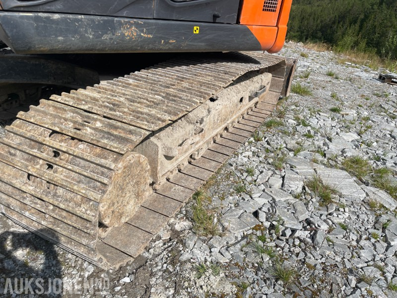 2015 Hitachi Zaxis 135US-5B-Leveres med graveskuffe+pusseskuffe og Rototilt - Ekskavatör: fotoğraf 5 2015 Hitachi Zaxis 135US-5B-Leveres med graveskuffe+pusseskuffe og Rototilt - Ekskavatör: fotoğraf 5