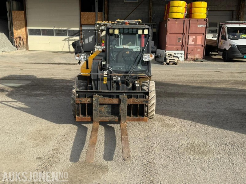 2015 JCB 516-40 | 3.5t teleskoplaster - 4WD, 4-hjulstyring, 1600kg, 4 meter, skuffe og pallegafler - Teleskopik yükleyici: fotoğraf 2 2015 JCB 516-40 | 3.5t teleskoplaster - 4WD, 4-hjulstyring, 1600kg, 4 meter, skuffe og pallegafler - Teleskopik yükleyici: fotoğraf 2