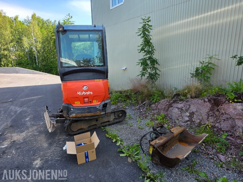 2015 Kubota KX019-4 Minigraver med grave og pusseskuff - Mini ekskavatör: fotoğraf 4 2015 Kubota KX019-4 Minigraver med grave og pusseskuff - Mini ekskavatör: fotoğraf 4