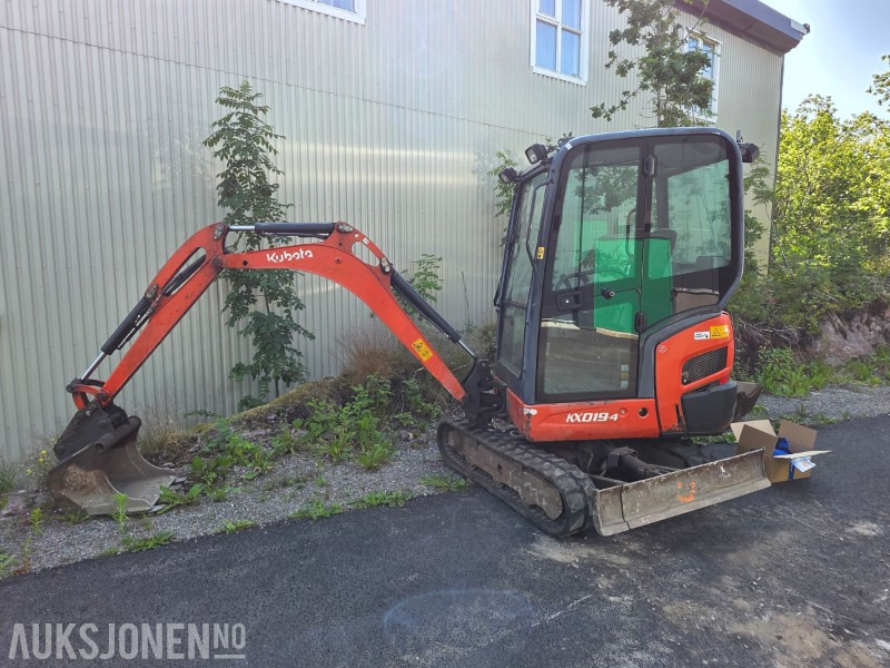 2015 Kubota KX019-4 Minigraver med grave og pusseskuff - Mini ekskavatör: fotoğraf 2 2015 Kubota KX019-4 Minigraver med grave og pusseskuff - Mini ekskavatör: fotoğraf 2