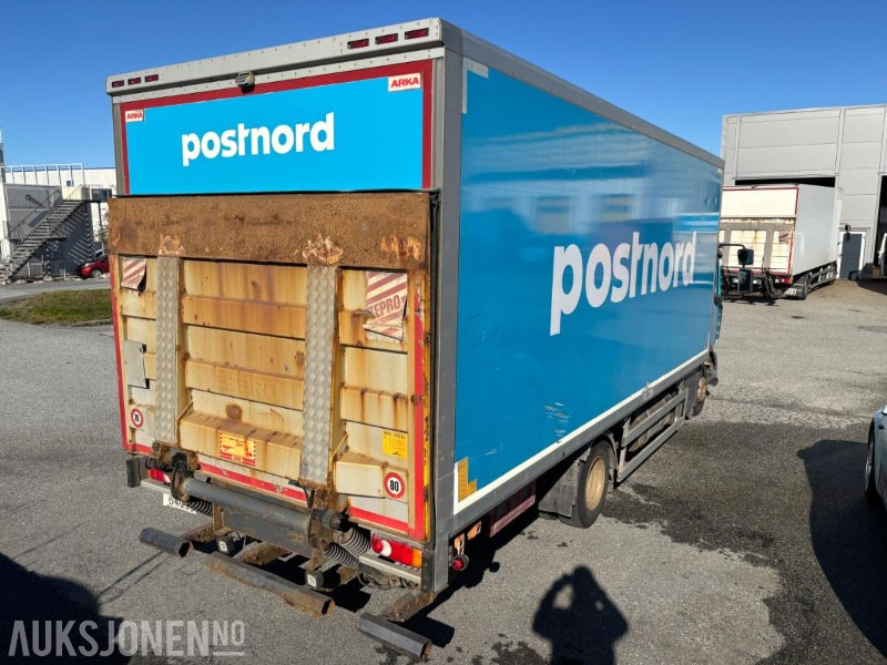 2015 Renault Trucks D12. Skapbil med bakløfter. - Kapalı kasa kamyon: fotoğraf 5 2015 Renault Trucks D12. Skapbil med bakløfter. - Kapalı kasa kamyon: fotoğraf 5