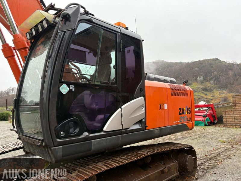 2016 Hitachi ZX210LC-5B med Engcon tiltrotator, planeringsskuffe og Gjerstad graveskuff - Ekskavatör: fotoğraf 4 2016 Hitachi ZX210LC-5B med Engcon tiltrotator, planeringsskuffe og Gjerstad graveskuff - Ekskavatör: fotoğraf 4