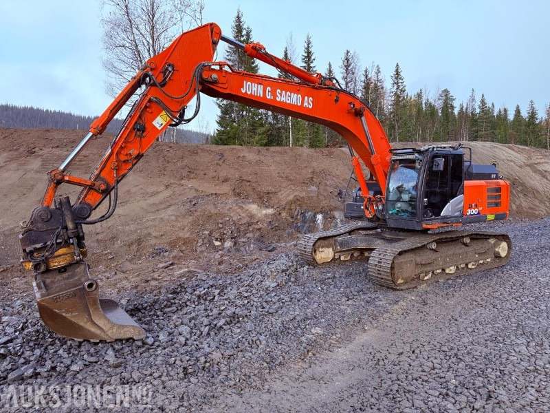 2016 Hitachi ZX300LC-6 Beltegraver - Sentralsmøring, GPS, Tilt og 2 skuffer - Ekskavatör: fotoğraf 1 2016 Hitachi ZX300LC-6 Beltegraver - Sentralsmøring, GPS, Tilt og 2 skuffer - Ekskavatör: fotoğraf 1