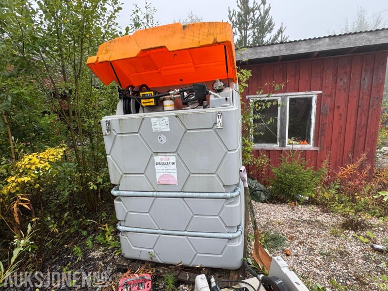 2017 Dieseltank 2500 liter med pumpe og televerk - İnşaat ekipmanı: fotoğraf 1 2017 Dieseltank 2500 liter med pumpe og televerk - İnşaat ekipmanı: fotoğraf 1