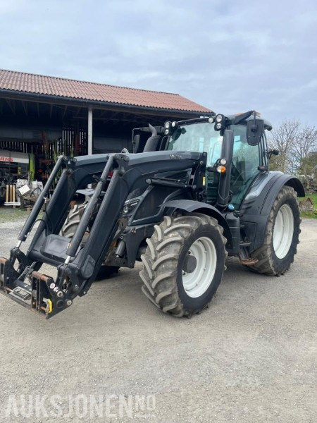 2017 Valtra N174 med frontlaster lastervekt og fronthydraulikk - Traktör: fotoğraf 1 2017 Valtra N174 med frontlaster lastervekt og fronthydraulikk - Traktör: fotoğraf 1
