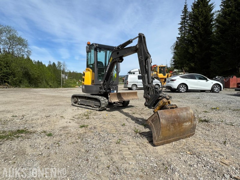 2017 Volvo ECR25D m/Engcon tiltrotator, SE-klype, 3 skuffer, vibroplate, 891 timer, Minigraver - Mini ekskavatör: fotoğraf 4 2017 Volvo ECR25D m/Engcon tiltrotator, SE-klype, 3 skuffer, vibroplate, 891 timer, Minigraver - Mini ekskavatör: fotoğraf 4
