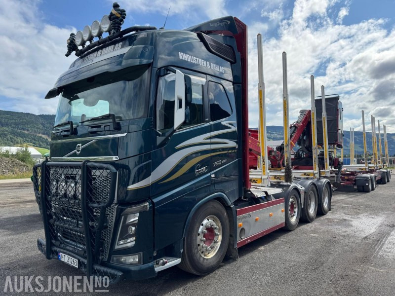 2018 Volvo FH16 8X4 komplett tømmerbil med kran og henger. - Tomruk kamyonu, Vinçli kamyon: fotoğraf 1 2018 Volvo FH16 8X4 komplett tømmerbil med kran og henger. - Tomruk kamyonu, Vinçli kamyon: fotoğraf 1
