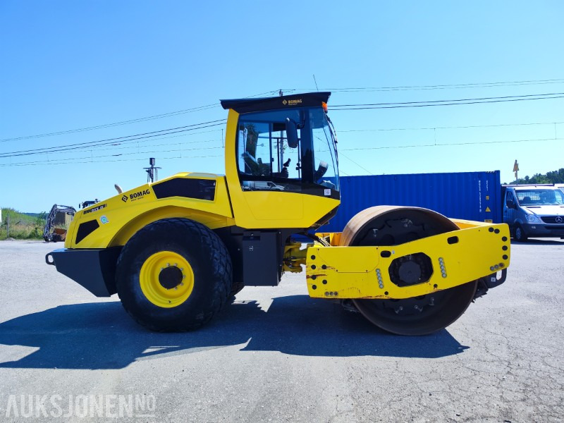 2021 Bomag 213D-5 Valsetog - KUN 572 TIMER - Silindir makinesi: fotoğraf 1 2021 Bomag 213D-5 Valsetog - KUN 572 TIMER - Silindir makinesi: fotoğraf 1