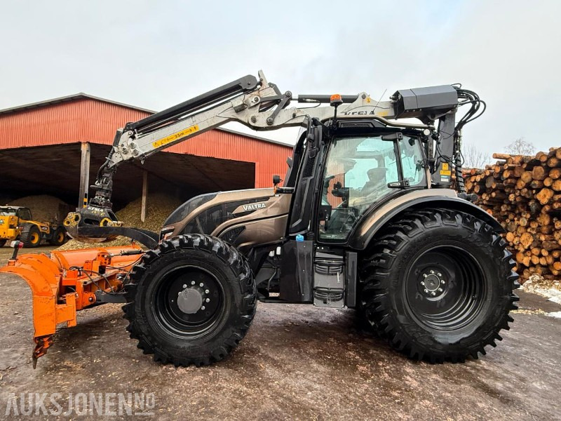 2022 Valtra T155 med Kesla 316T kran og Padagas snøplog - Traktör: fotoğraf 2 2022 Valtra T155 med Kesla 316T kran og Padagas snøplog - Traktör: fotoğraf 2