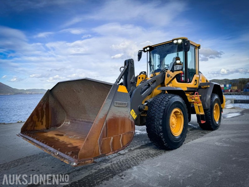 2022 Volvo L90H Hjullaster - 50 km/t - Spakstyring - Sentralsmøring - 3. og. 4.funksjon - Sertifisert - 2,7 m3 Skuffe - Gått 582 timer - Tekerlekli yükleyici: fotoğraf 1 2022 Volvo L90H Hjullaster - 50 km/t - Spakstyring - Sentralsmøring - 3. og. 4.funksjon - Sertifisert - 2,7 m3 Skuffe - Gått 582 timer - Tekerlekli yükleyici: fotoğraf 1
