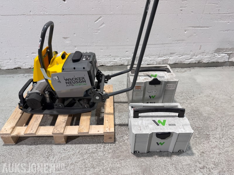 2022 Wacker Neuson APS1030e - 50 KG EL VIBROPLATE /m Batteri og lader - Silindir makinesi: fotoğraf 1 2022 Wacker Neuson APS1030e - 50 KG EL VIBROPLATE /m Batteri og lader - Silindir makinesi: fotoğraf 1