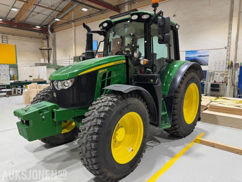 2023 John Deere 6100M TRAKTOR MED 2 SETT HJUL, KUN 1543 TIMER - Traktör: fotoğraf 1 2023 John Deere 6100M TRAKTOR MED 2 SETT HJUL, KUN 1543 TIMER - Traktör: fotoğraf 1