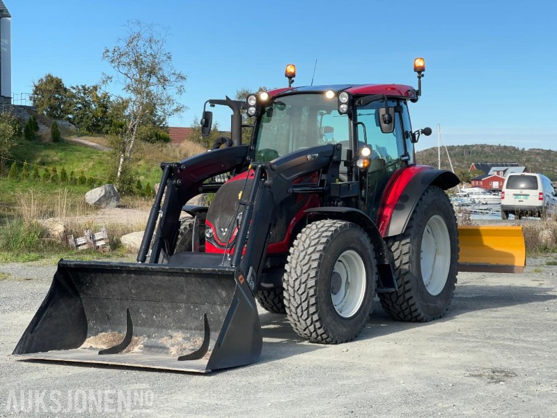 2023 Valtra A95 - Mye utstyr, lite brukt - Traktör: fotoğraf 1 2023 Valtra A95 - Mye utstyr, lite brukt - Traktör: fotoğraf 1