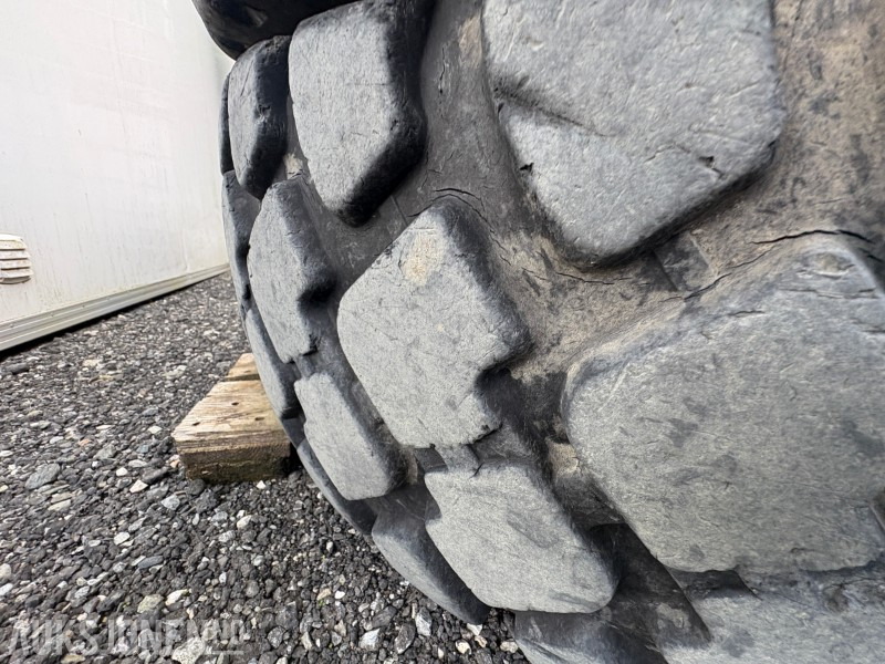 1995 Volvo Komplette hjulsett 17.5R25 for hjullaster - Ataşman - İş makinaları: fotoğraf 3 1995 Volvo Komplette hjulsett 17.5R25 for hjullaster - Ataşman - İş makinaları: fotoğraf 3