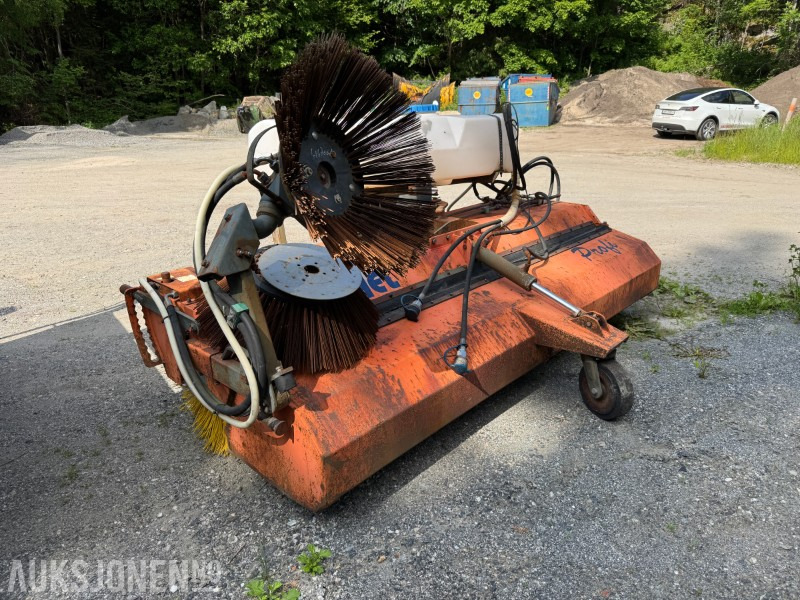 2005 Tuchel Profi FKM 260 HS 600 Feiemaskin med hydraulisk drift og vannsystem - Ataşman - İş makinaları: fotoğraf 2 2005 Tuchel Profi FKM 260 HS 600 Feiemaskin med hydraulisk drift og vannsystem - Ataşman - İş makinaları: fotoğraf 2