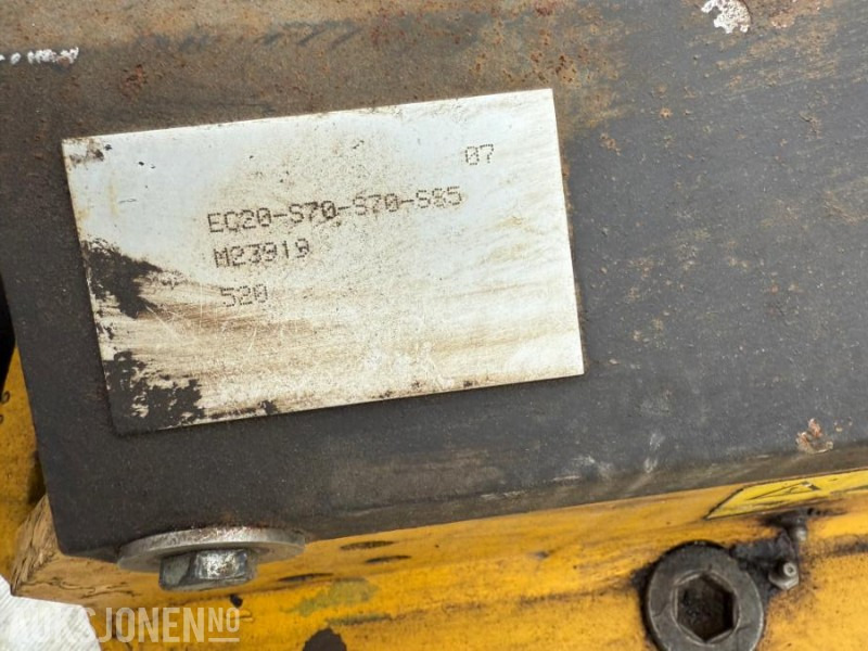 Engcon EC20 Tiltrotator med S70 feste - Ataşman - İş makinaları: fotoğraf 5 Engcon EC20 Tiltrotator med S70 feste - Ataşman - İş makinaları: fotoğraf 5