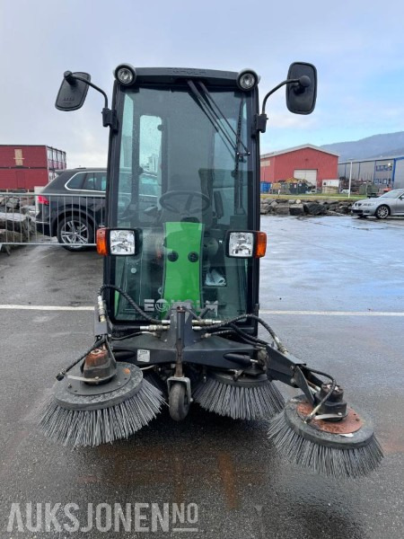 2010 Egholm City Ranger 2200 - Redskapsbærer - Kosteaggregat med vanndyser - Sugefunksjon - Oppsamler - Vanntank - Saltspreder - Atık toplama taşıt/ Özel amaçlı taşıt: fotoğraf 2 2010 Egholm City Ranger 2200 - Redskapsbærer - Kosteaggregat med vanndyser - Sugefunksjon - Oppsamler - Vanntank - Saltspreder - Atık toplama taşıt/ Özel amaçlı taşıt: fotoğraf 2