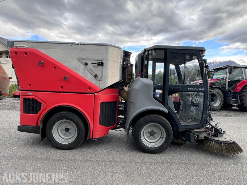 Atık toplama taşıt/ Özel amaçlı taşıt 2018 Hako Citymaster 1600 - Vei, gate og gulv feiemaskin - Redskapsbærer med kosteaggregat for gang/vei og børsteaggregat for gulv: fotoğraf 7