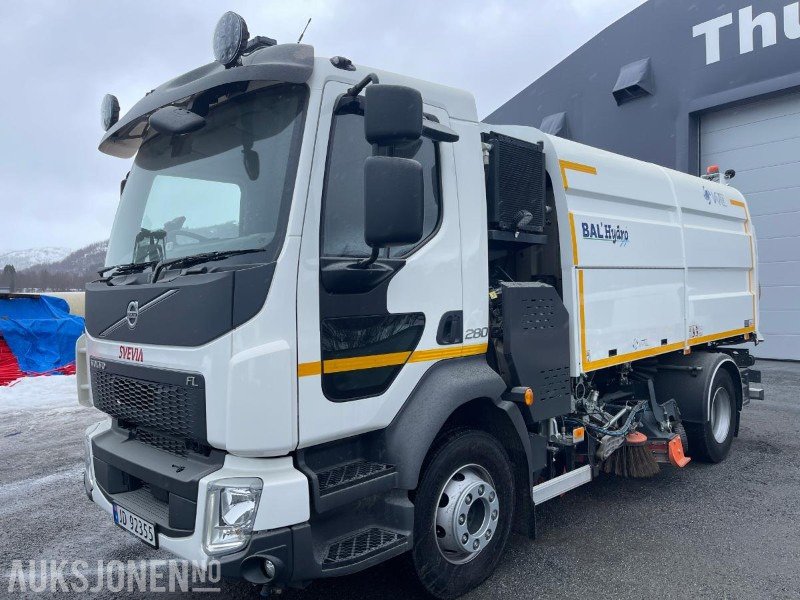 2023 Volvo FL 280 hk * BAL`Hydro Feiebil/Sweeper * Klar for sesongen * 2500 Km * Leveres med ny Eu kontroll * - Atık toplama taşıt/ Özel amaçlı taşıt: fotoğraf 1 2023 Volvo FL 280 hk * BAL`Hydro Feiebil/Sweeper * Klar for sesongen * 2500 Km * Leveres med ny Eu kontroll * - Atık toplama taşıt/ Özel amaçlı taşıt: fotoğraf 1