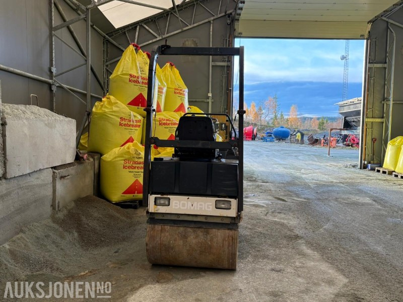 Bomag BW 100 AD-3 / ASFALTVALS - Silindir makinesi: fotoğraf 4 Bomag BW 100 AD-3 / ASFALTVALS - Silindir makinesi: fotoğraf 4