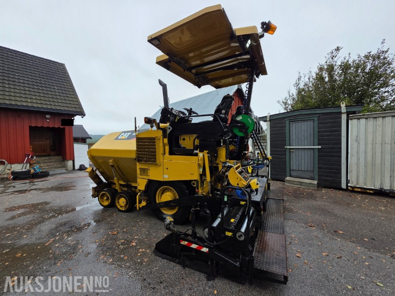 2015 Cat Utlegger AP300D - Vibrasjonsscreed - Hydraulisk løft av mateskruer - Overhalt strømgenerator - Endüstriyel makine: fotoğraf 3 2015 Cat Utlegger AP300D - Vibrasjonsscreed - Hydraulisk løft av mateskruer - Overhalt strømgenerator - Endüstriyel makine: fotoğraf 3