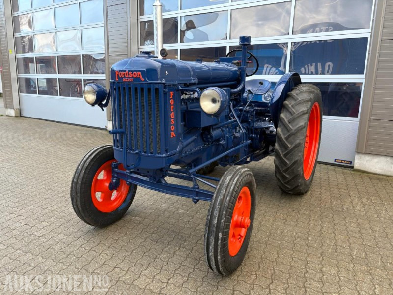 Ford Fordson-Stegamajor E27N - Traktör: fotoğraf 1 Ford Fordson-Stegamajor E27N - Traktör: fotoğraf 1