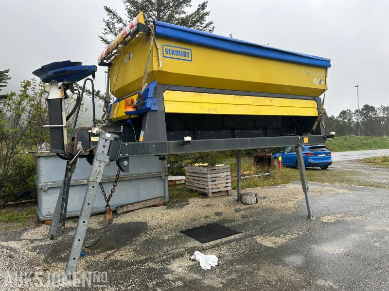 2015 Schmidt Stratos spreder lastebilmontert - 9 m3 kapasitet - Kamyon: fotoğraf 5 2015 Schmidt Stratos spreder lastebilmontert - 9 m3 kapasitet - Kamyon: fotoğraf 5