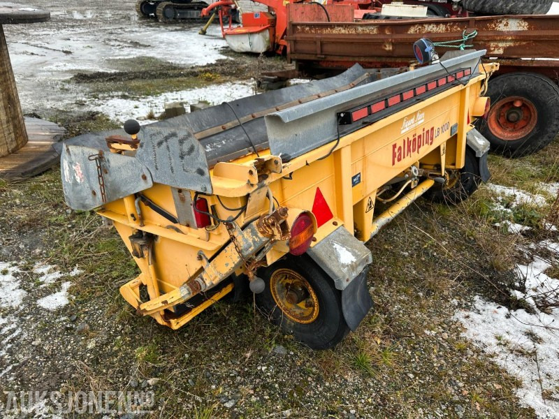 Falköping LB1000 Etterhengende strøkasse - Kamyon: fotoğraf 4 Falköping LB1000 Etterhengende strøkasse - Kamyon: fotoğraf 4
