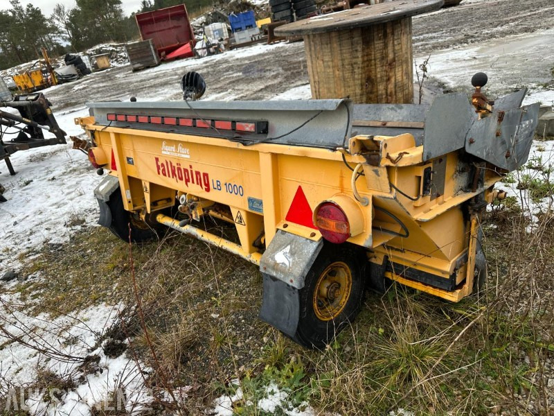 Falköping LB1000 Etterhengende strøkasse - Kamyon: fotoğraf 3 Falköping LB1000 Etterhengende strøkasse - Kamyon: fotoğraf 3