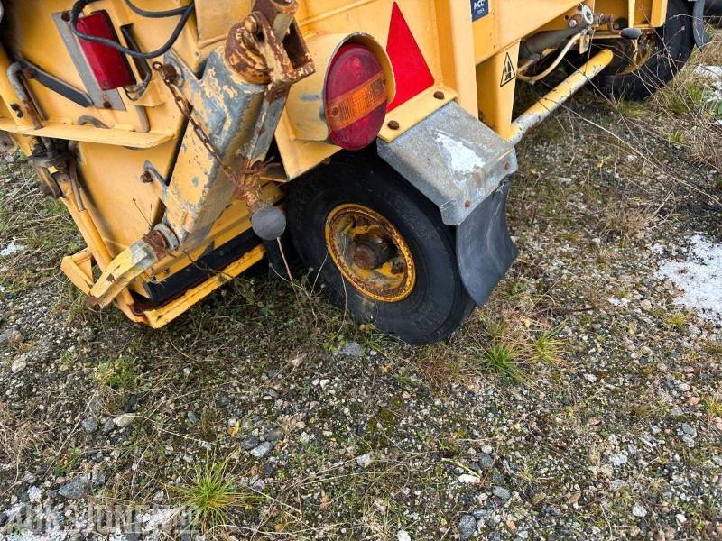 Falköping LB1000 Etterhengende strøkasse - Kamyon: fotoğraf 5 Falköping LB1000 Etterhengende strøkasse - Kamyon: fotoğraf 5